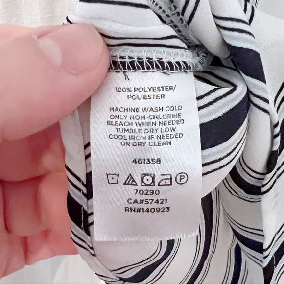 Ann Taylor LOFT Outlet Womens Size SMALL Sleeveless White & Black Striped Tank - Picture 5 of 5